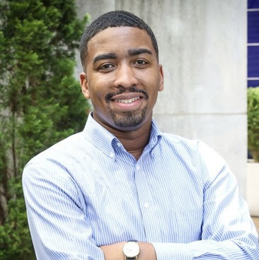 Leslie Hall headshot