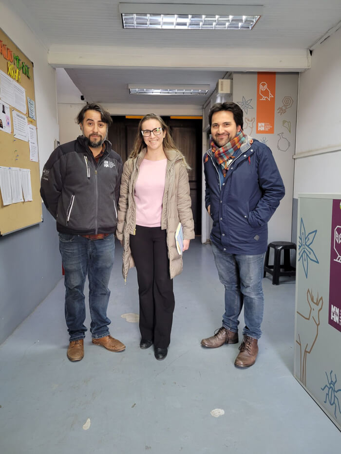 Caroline poses for photo with two colleagues at Museo Nacional de Historia Natural