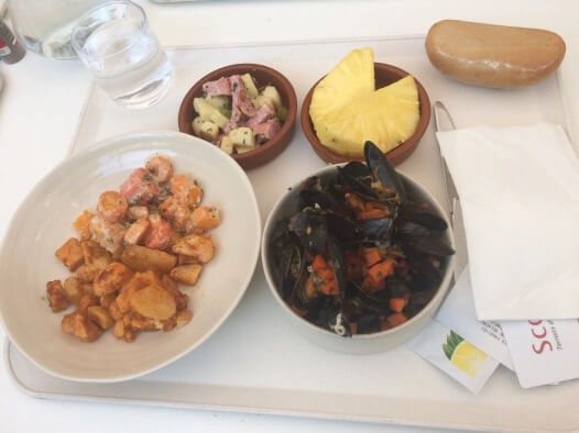 4 plates of food on a tray