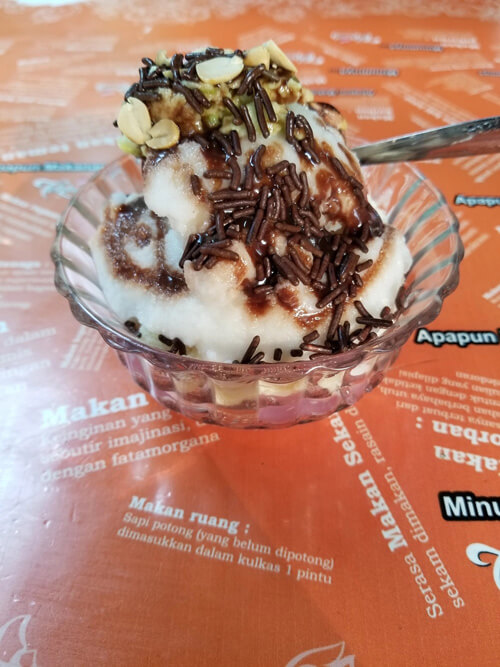 picture of bowl of dessert: Es Podeng
