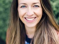 Dr. Elizabeth Dean headshot
