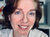 Meg Holland headshot