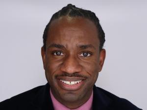 Dr. Dwayne Kwaysee Wright headshot