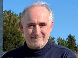 Jonathan Eakle headshot