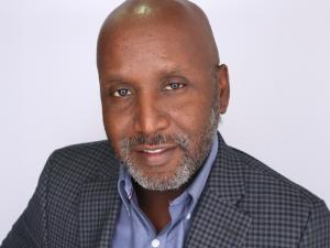 Dr. Lionel Howard headshot