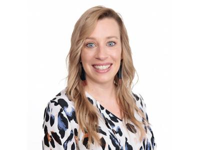 Holly Snyder headshot