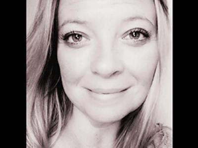 Dr. Beth Tuckwiller headshot