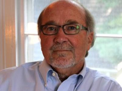 Roger Whitaker headshot