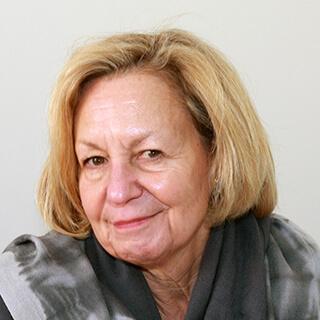 Dr. Maxine Freund headshot
