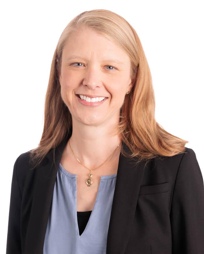 Dr. Elisabeth Kutscher headshot