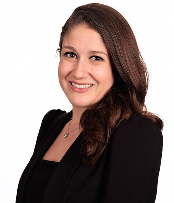 Laura DeLuca headshot