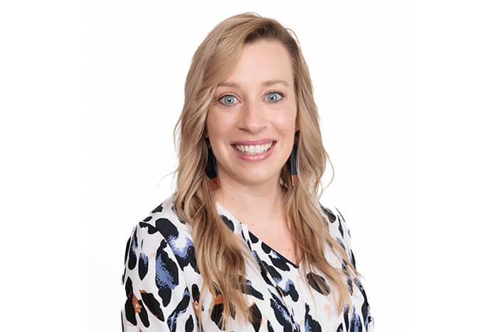 Holly Snyder headshot