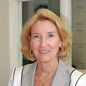 Carol Kochhar Bryant headshot
