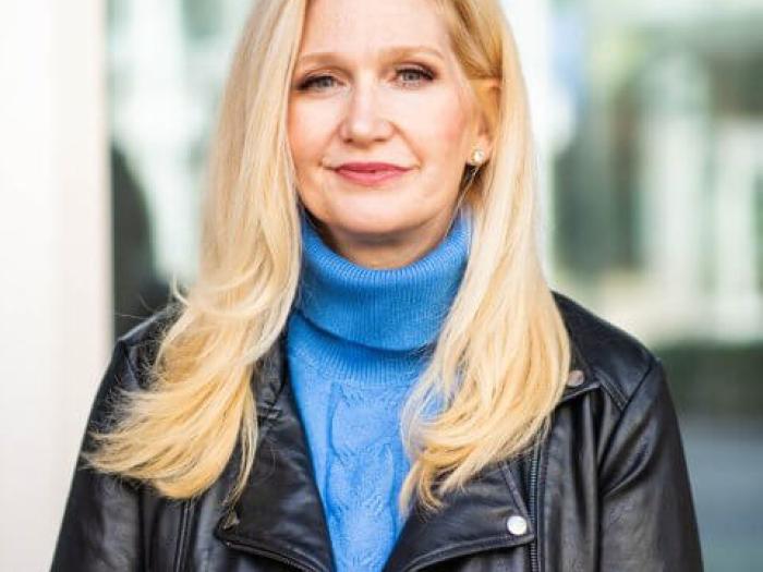 Dr. Barbara Blake headshot