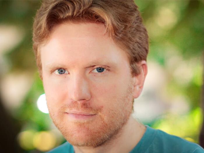 Dr. Evan Crump headshot